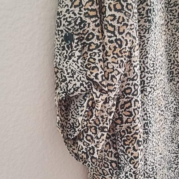 Worthington Blouse - Picture 5 of 11